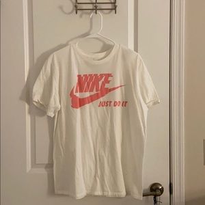 Women’s Nike T-shirt